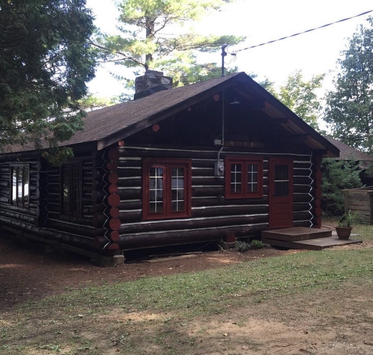 Lakeside log cottage in the Kawarthas cared for by Cottage Life Care