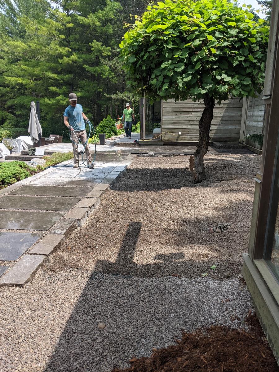 Finger-rock paver walkway — Fraserville